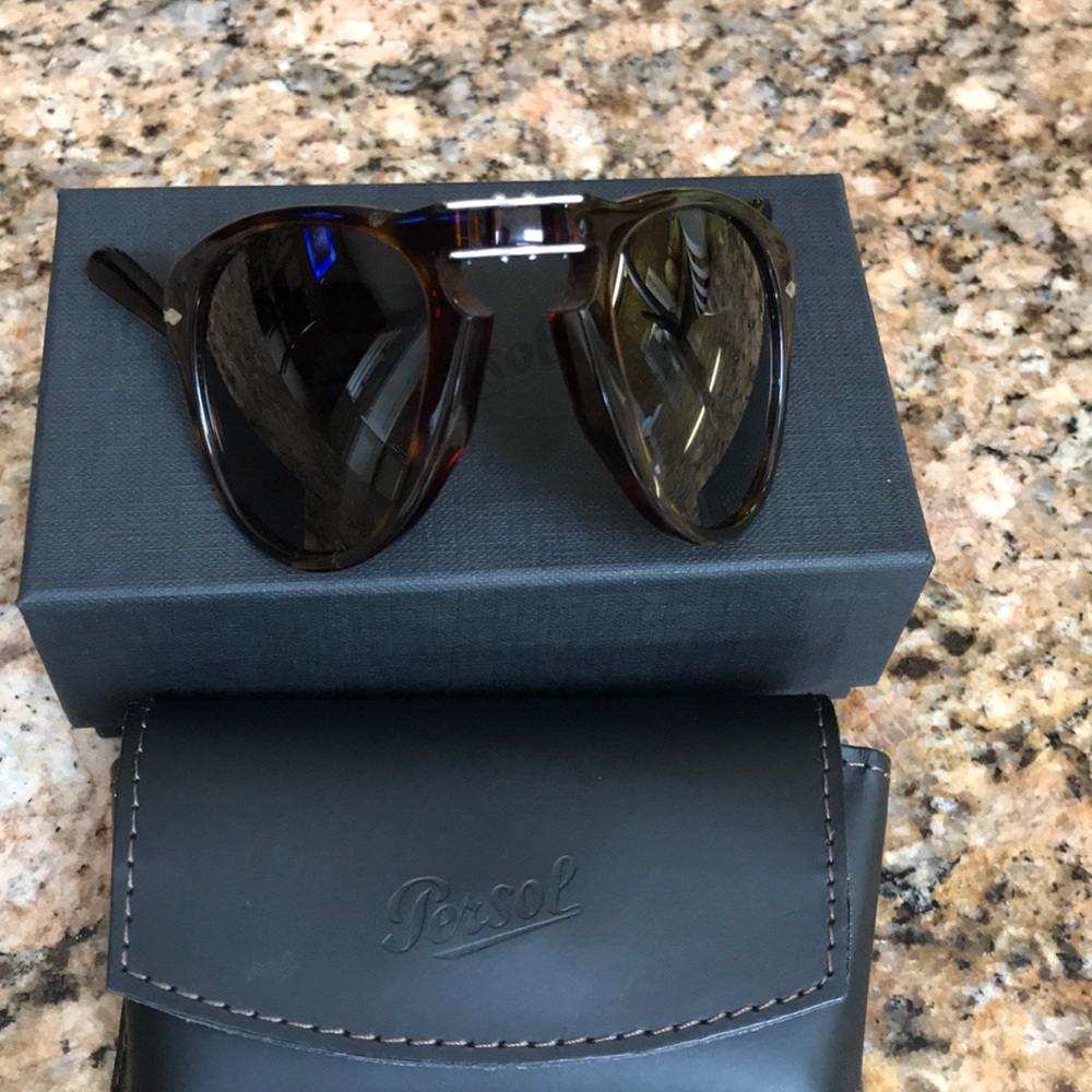 Persol Folding Tortoise Aviator Sunglasses - Picture 4 of 8